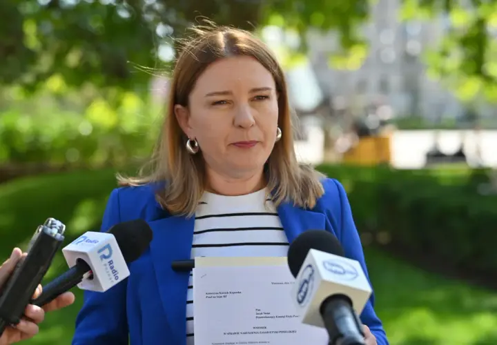 Katarzyna Kierzek-Koperska udziela wywiadu przed komisją etyki poselskiej.
