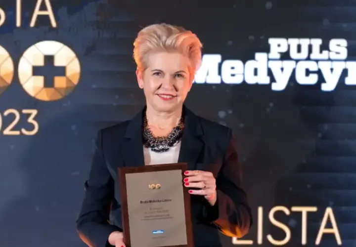 Beata Małecka-Libera z nagrodą na gali Puls Medycyny 2023.
